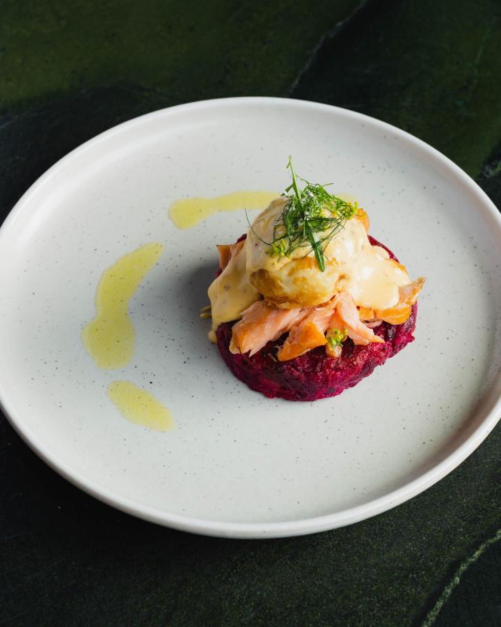 Ebb-Dunedin Dış mekan fotoğraf Salmon and beetroot